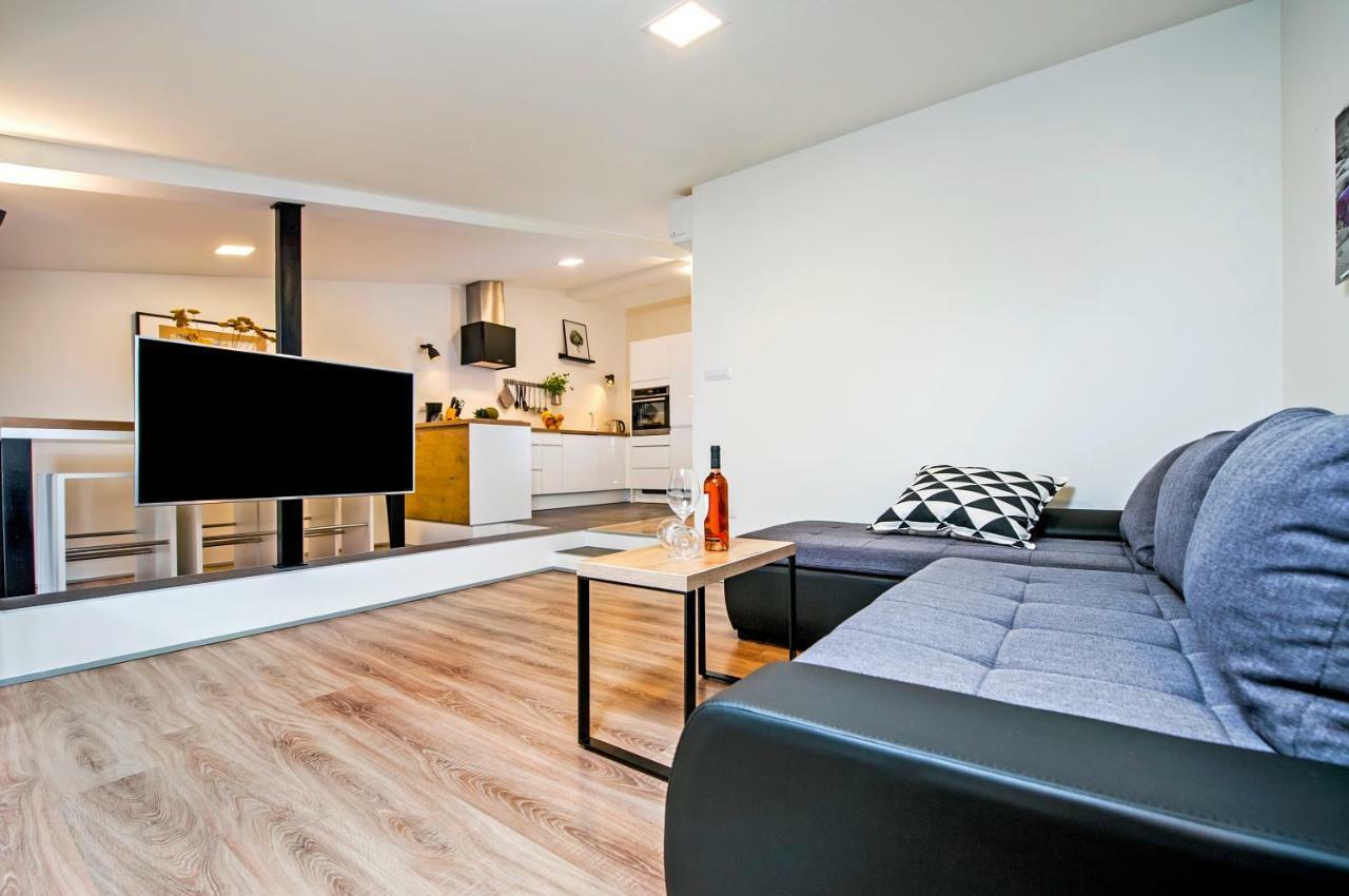 Lakovich Sea View Apartments Ρόβινι Εξωτερικό φωτογραφία