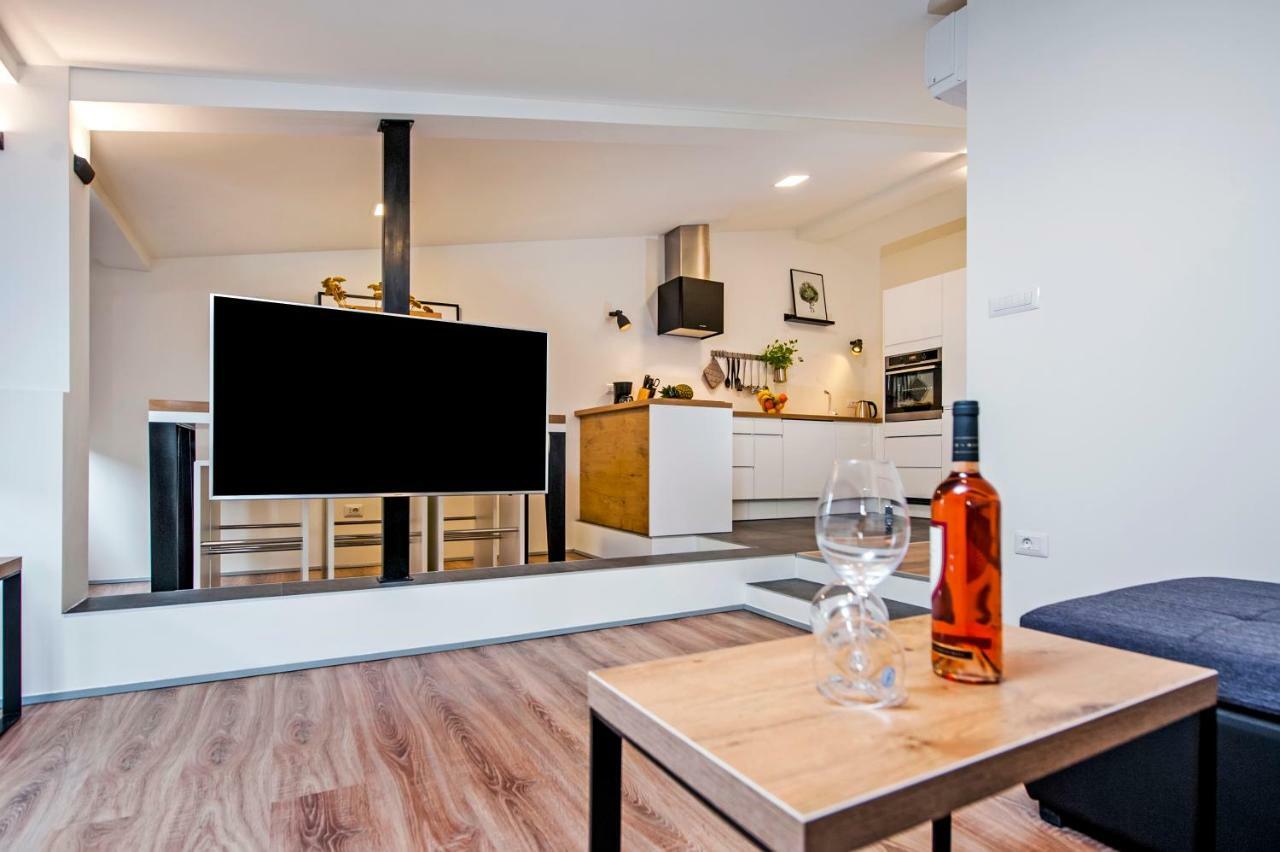 Lakovich Sea View Apartments Ρόβινι Εξωτερικό φωτογραφία