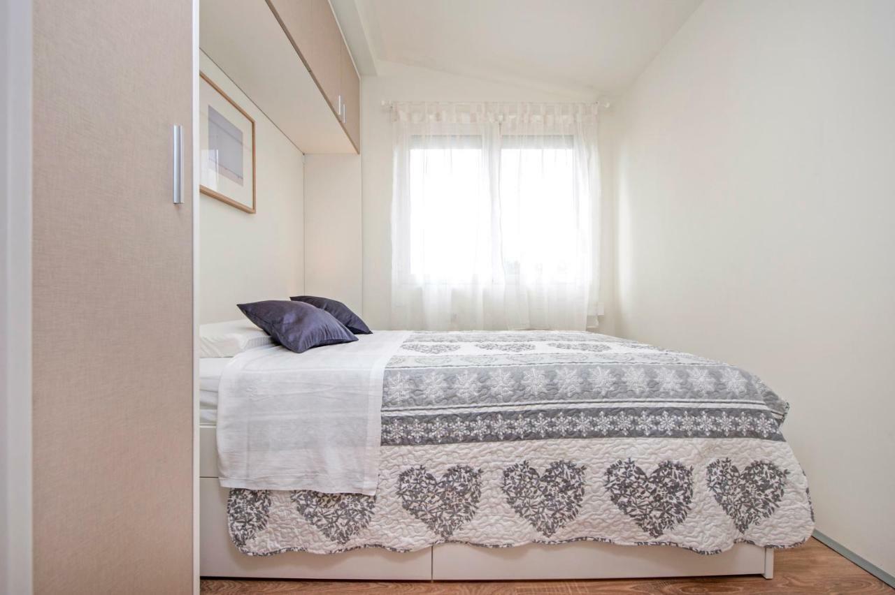 Lakovich Sea View Apartments Ρόβινι Εξωτερικό φωτογραφία